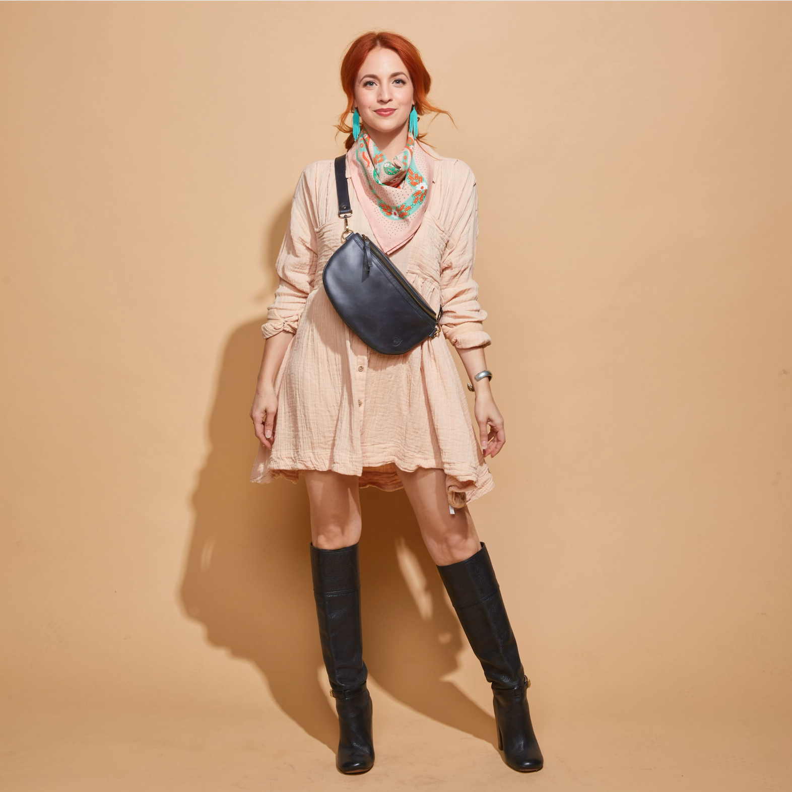 Vesper Sling Pack in Black - Image 3